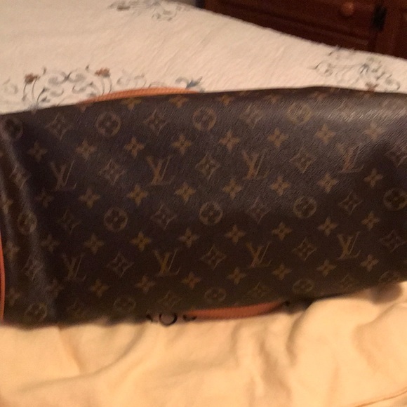 LOUIS VUITTON Monogram Montorgueil GM - Picture 3 of 8